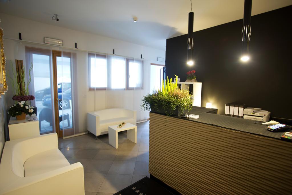 Lacroma Aparthotel Grado Dış mekan fotoğraf